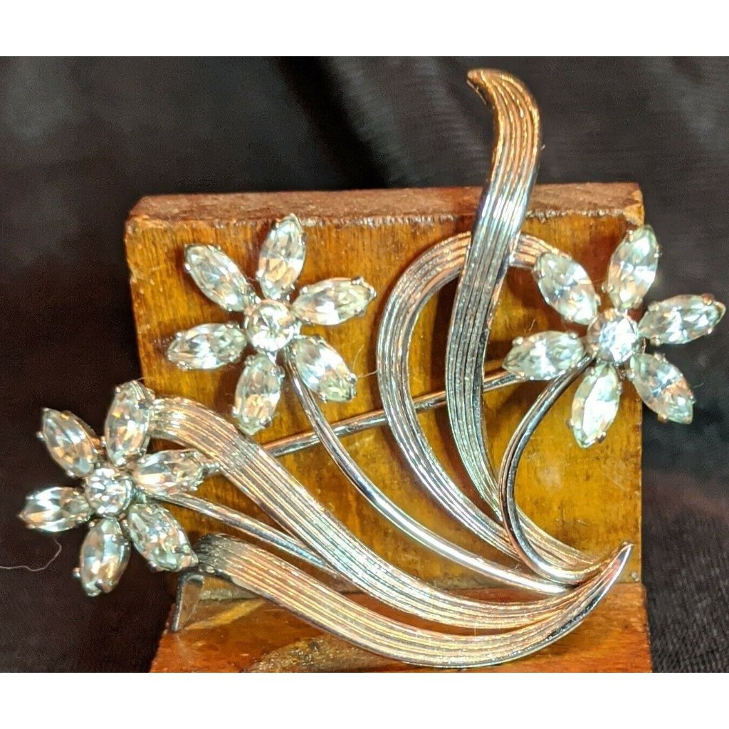Vintage Estate Clear Rhinestone Spray Brooch Pin 35$